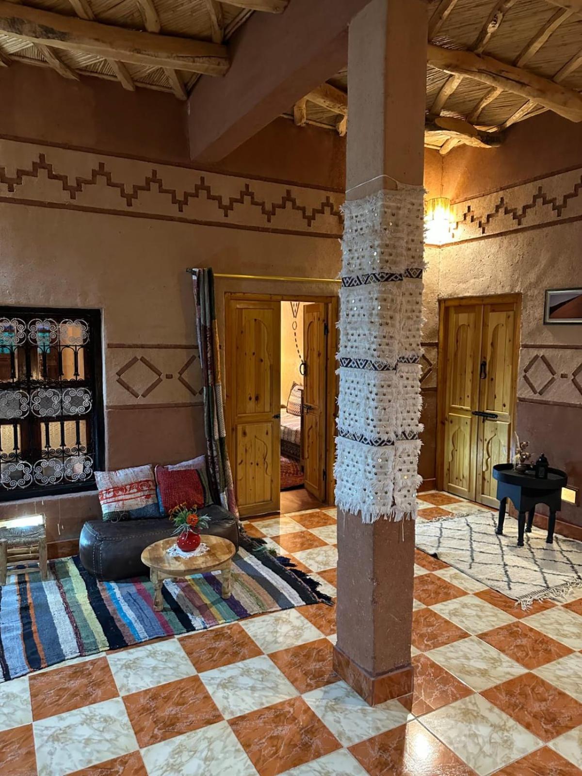 Maison D'Hotes Izza Kelaat-M'Gouna Eksteriør billede